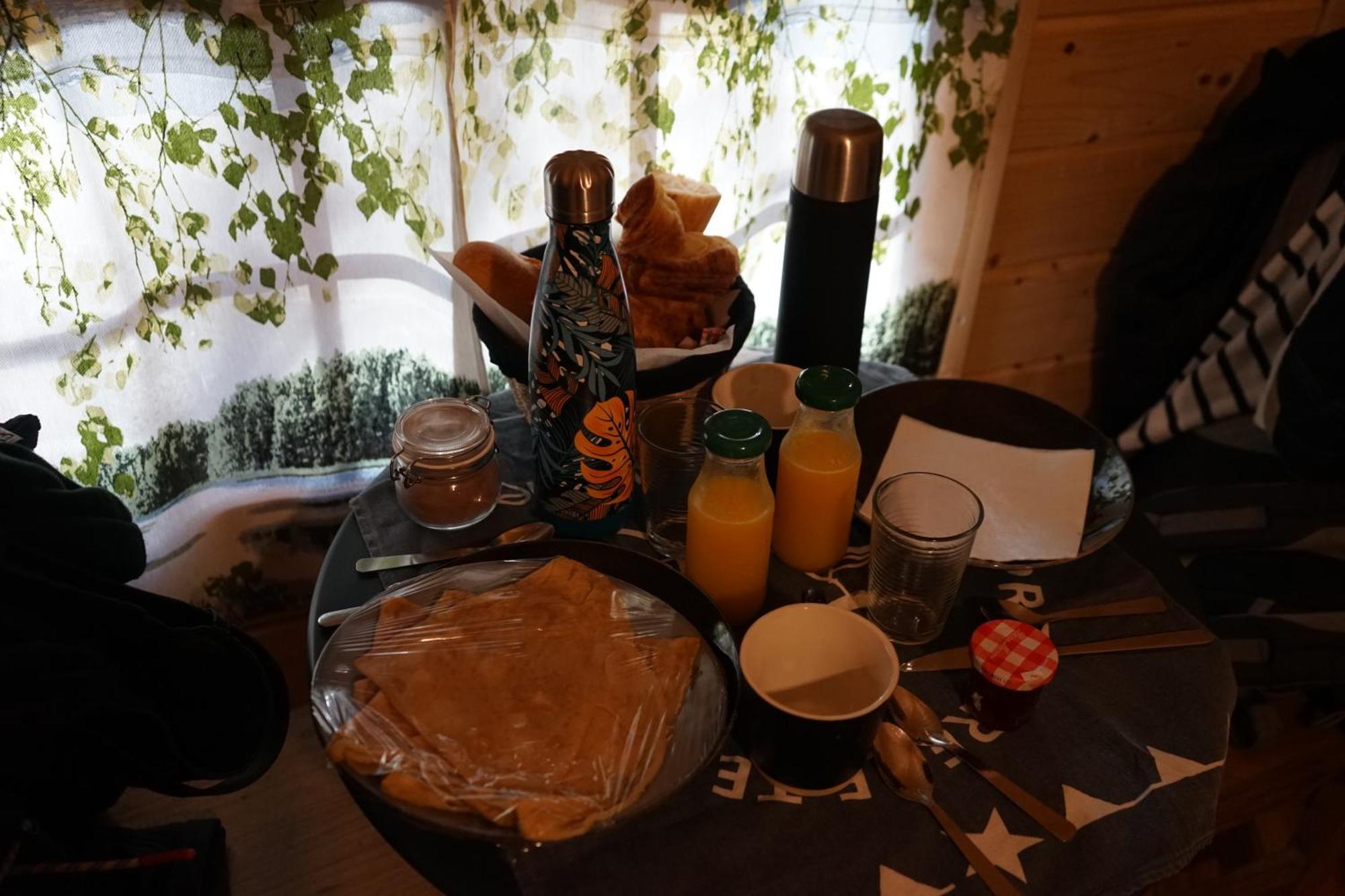Le Domaine Insolite De Broceliande パンポン エクステリア 写真